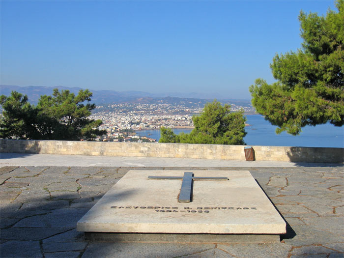 venizelos-tombs-akrotiri-15